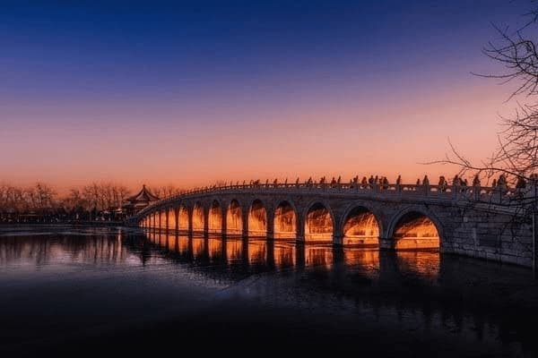 电视ai语音专区怎么用，电视智能语音功能