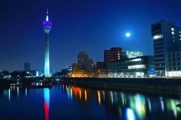 AI里面的文件为你什么托不动，为什么ai里的文件移动不了
